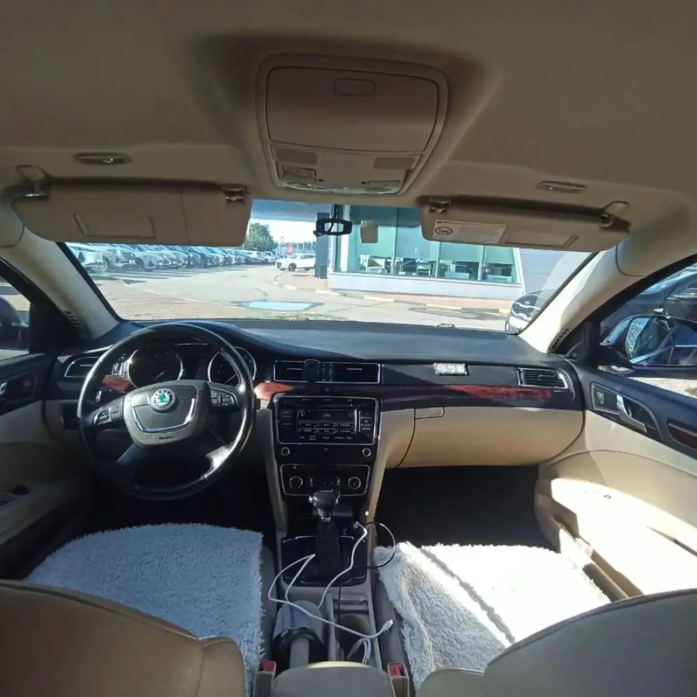 Skoda Superb — фото 4 из 6