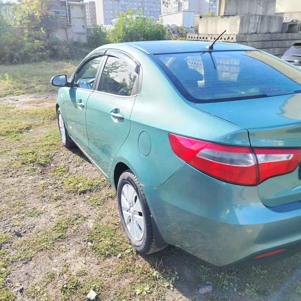 Kia Rio — фото 3 из 6