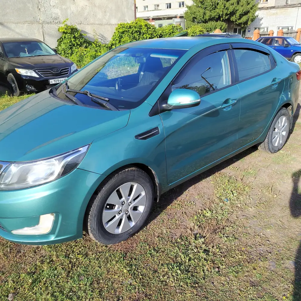 Kia Rio — фото 5 из 6