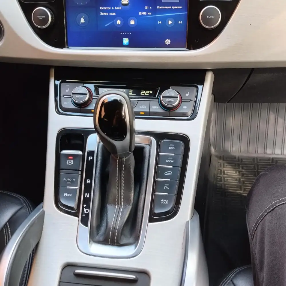 Geely Atlas — фото 6 из 6
