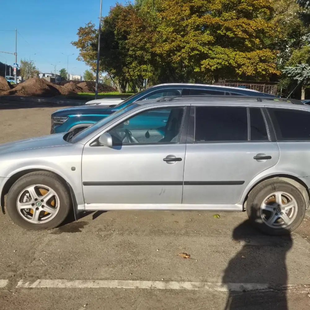 Skoda Octavia — фото 2 из 6
