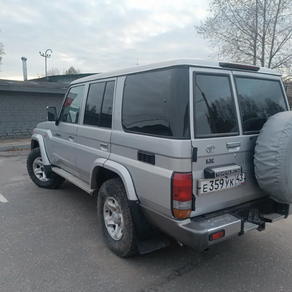 Toyota Land Cruiser — фото 3 из 6