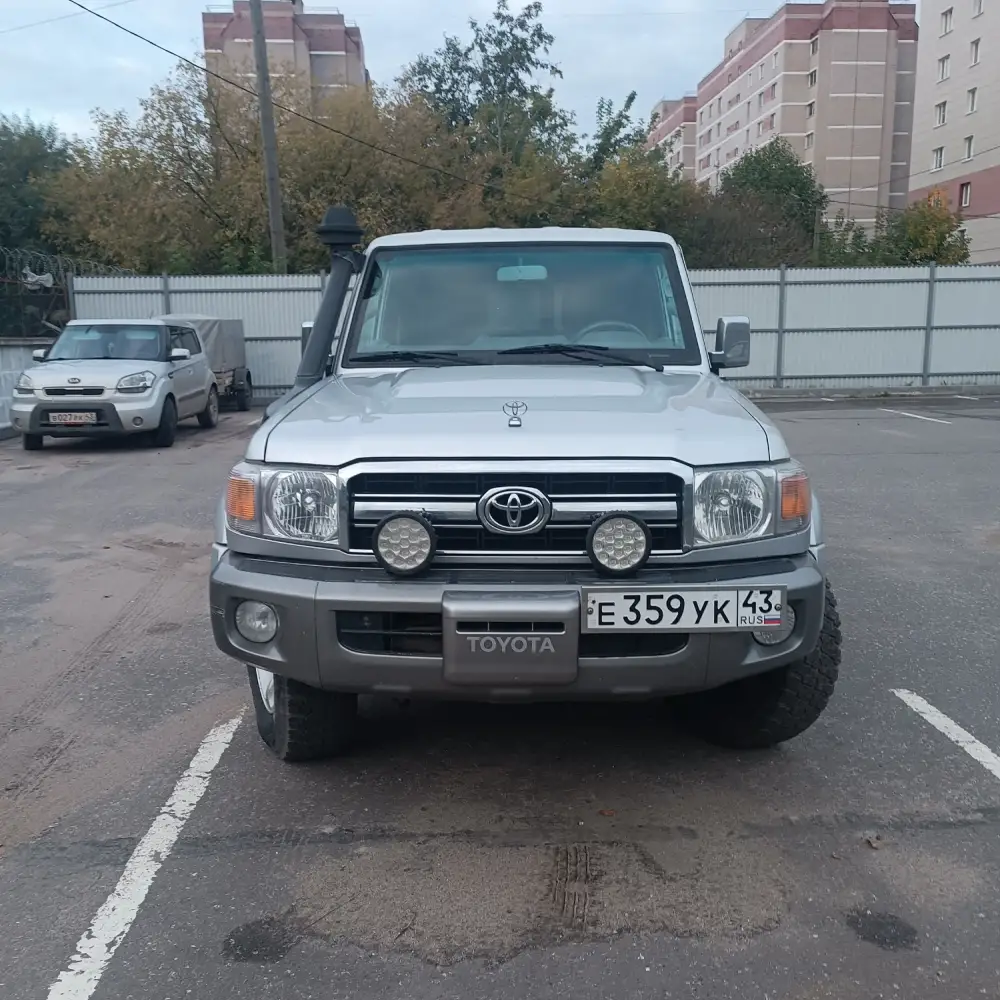 Toyota Land Cruiser — фото 4 из 6