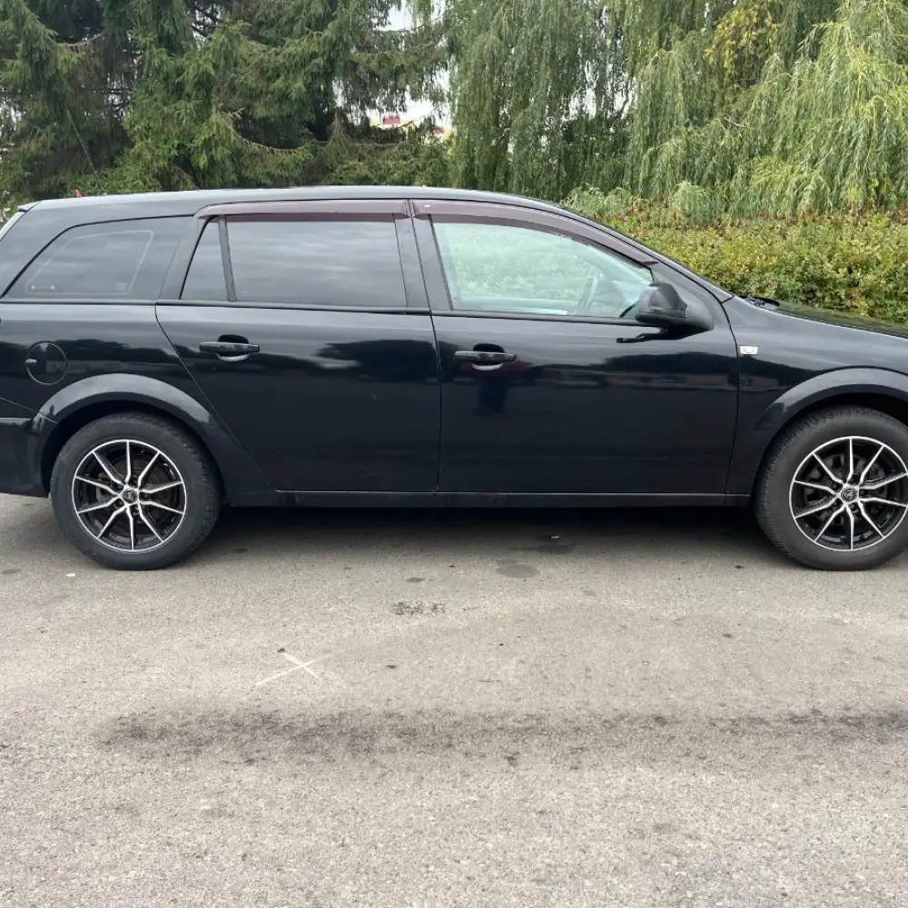 Opel Astra — фото 4 из 6