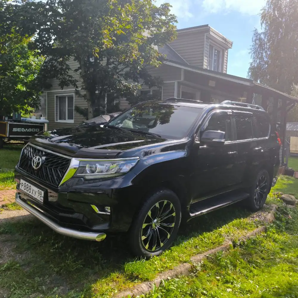 Toyota Land Cruiser Prado — фото 1 из 6
