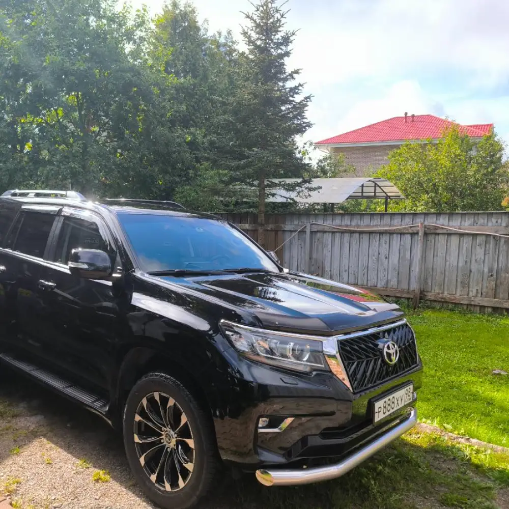 Toyota Land Cruiser Prado — фото 2 из 6