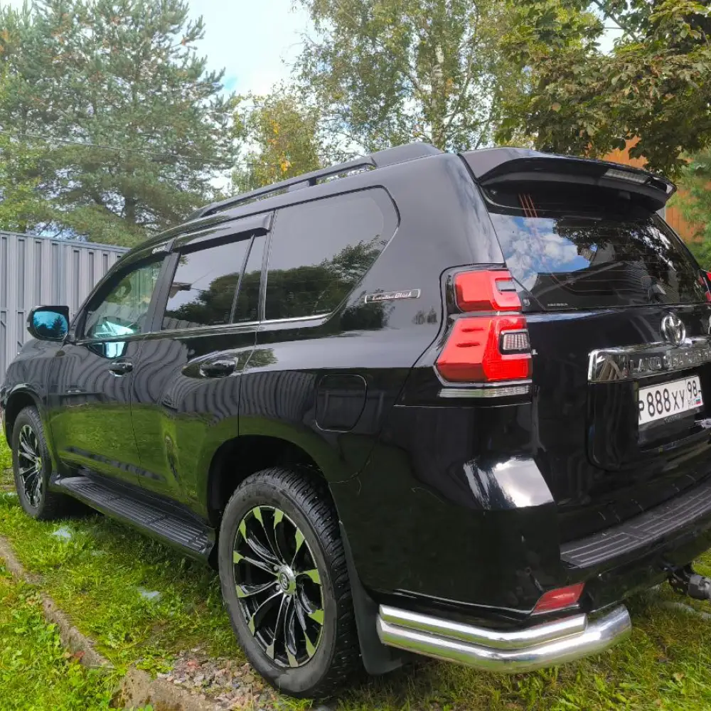 Toyota Land Cruiser Prado — фото 4 из 6