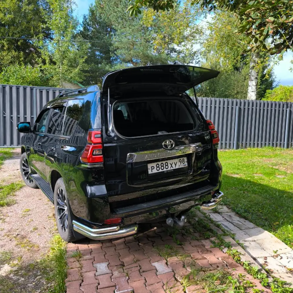 Toyota Land Cruiser Prado — фото 6 из 6