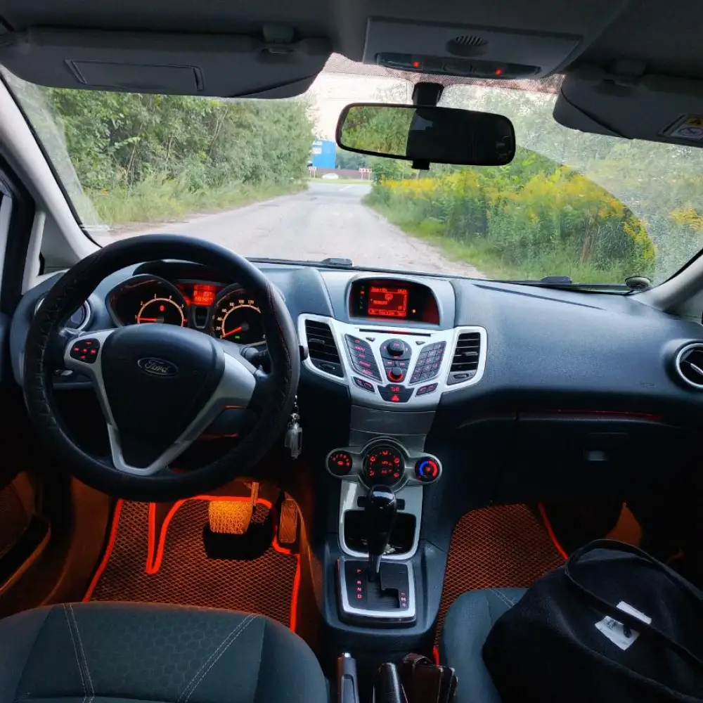Ford Fiesta — фото 2 из 6