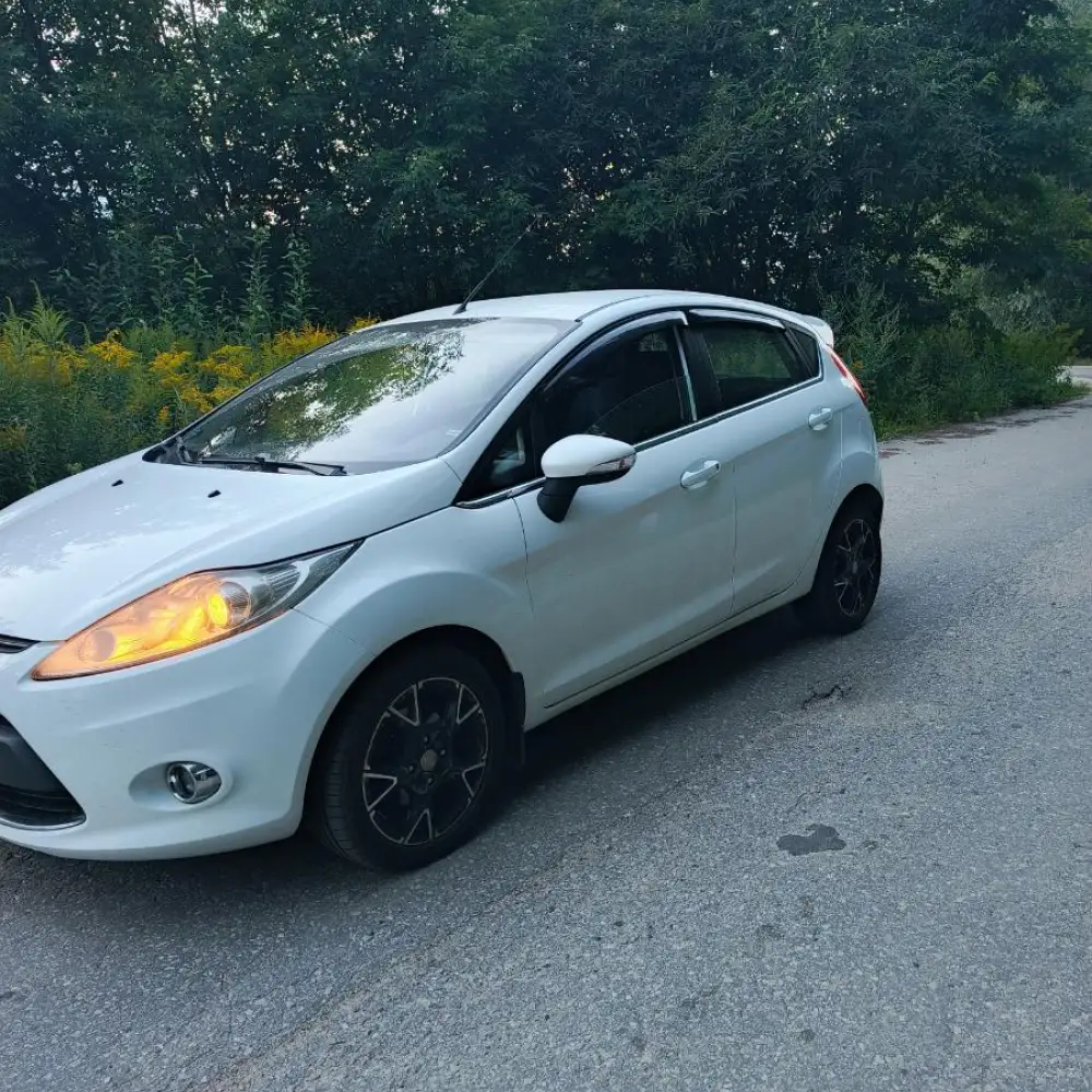 Ford Fiesta — фото 4 из 6