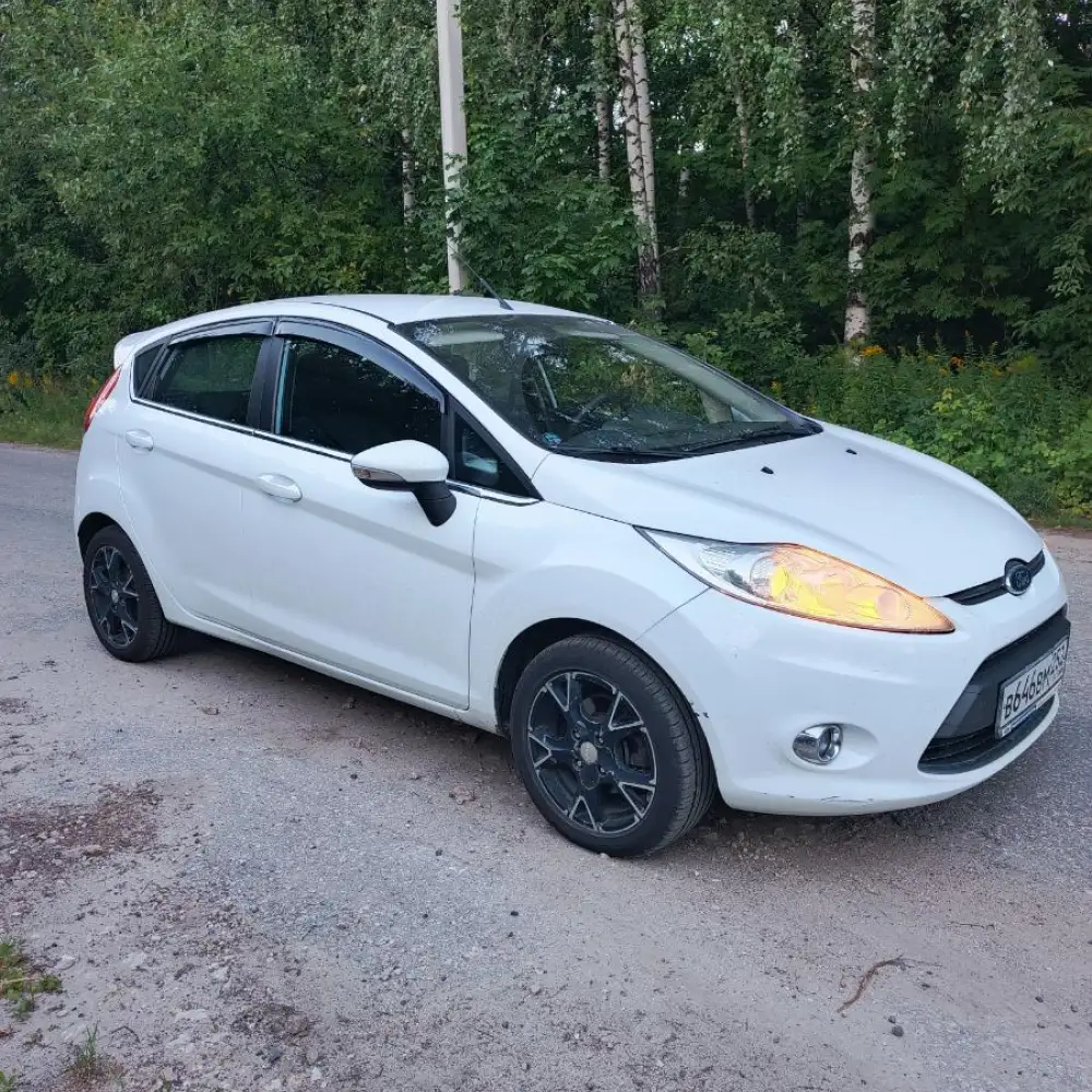 Ford Fiesta — фото 6 из 6