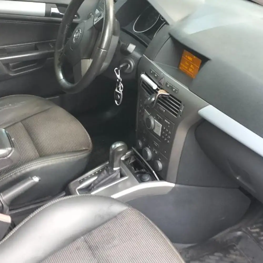 Opel Astra — фото 5 из 6