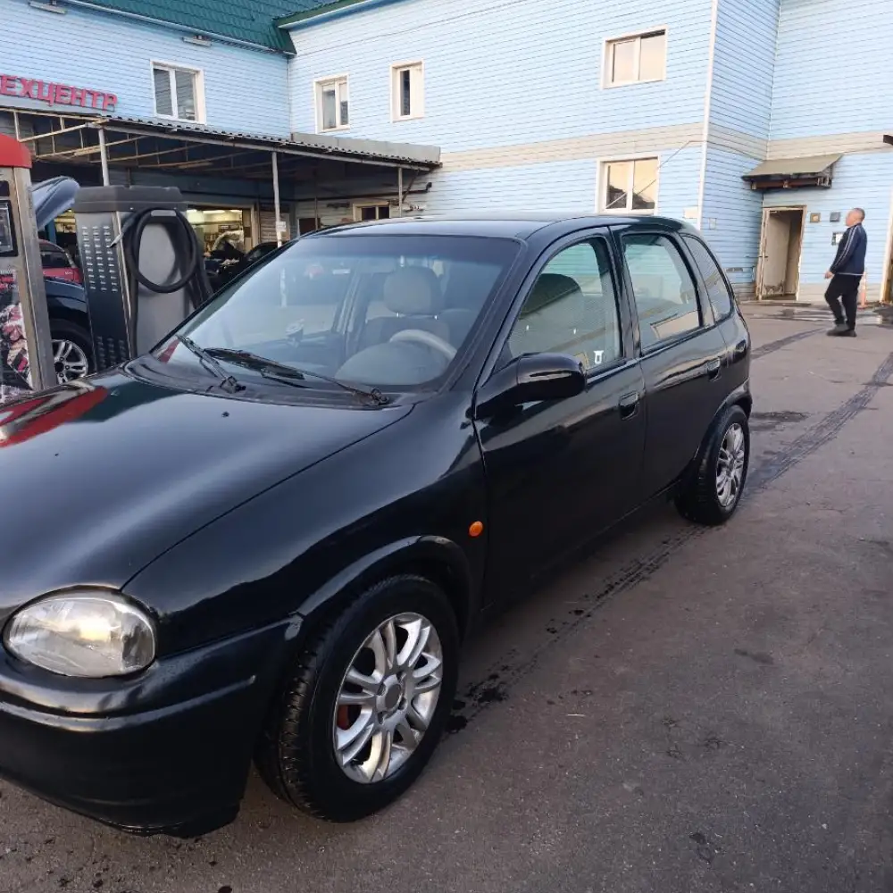 Opel Corsa — фото 1 из 6