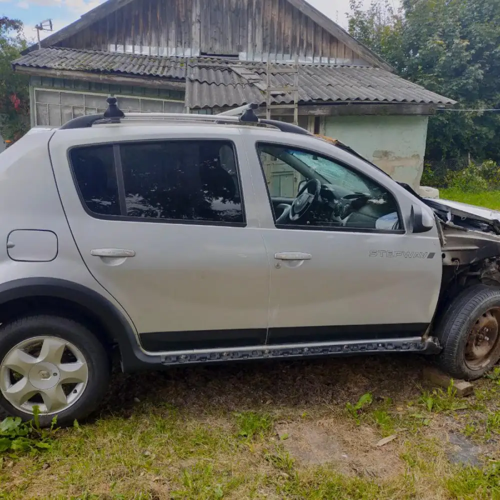 Renault Sandero — фото 2 из 5