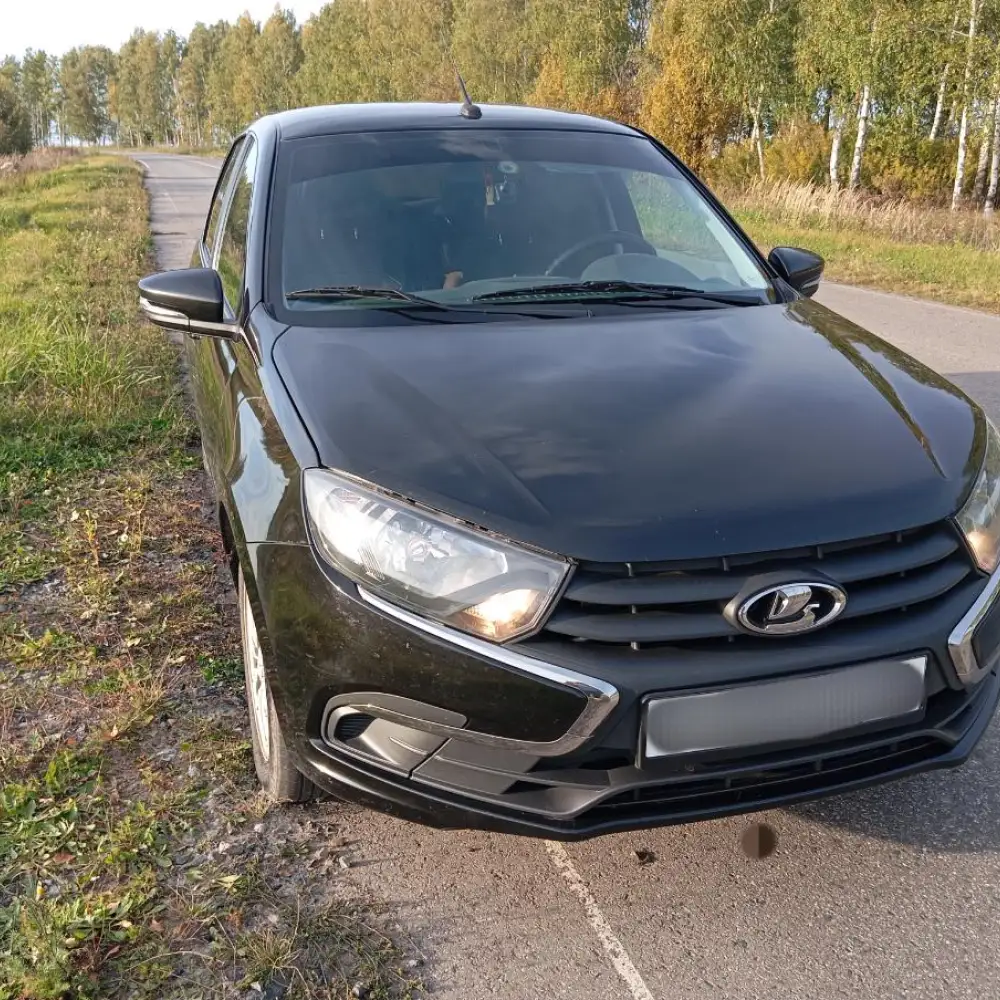Lada Granta — фото 2 из 4