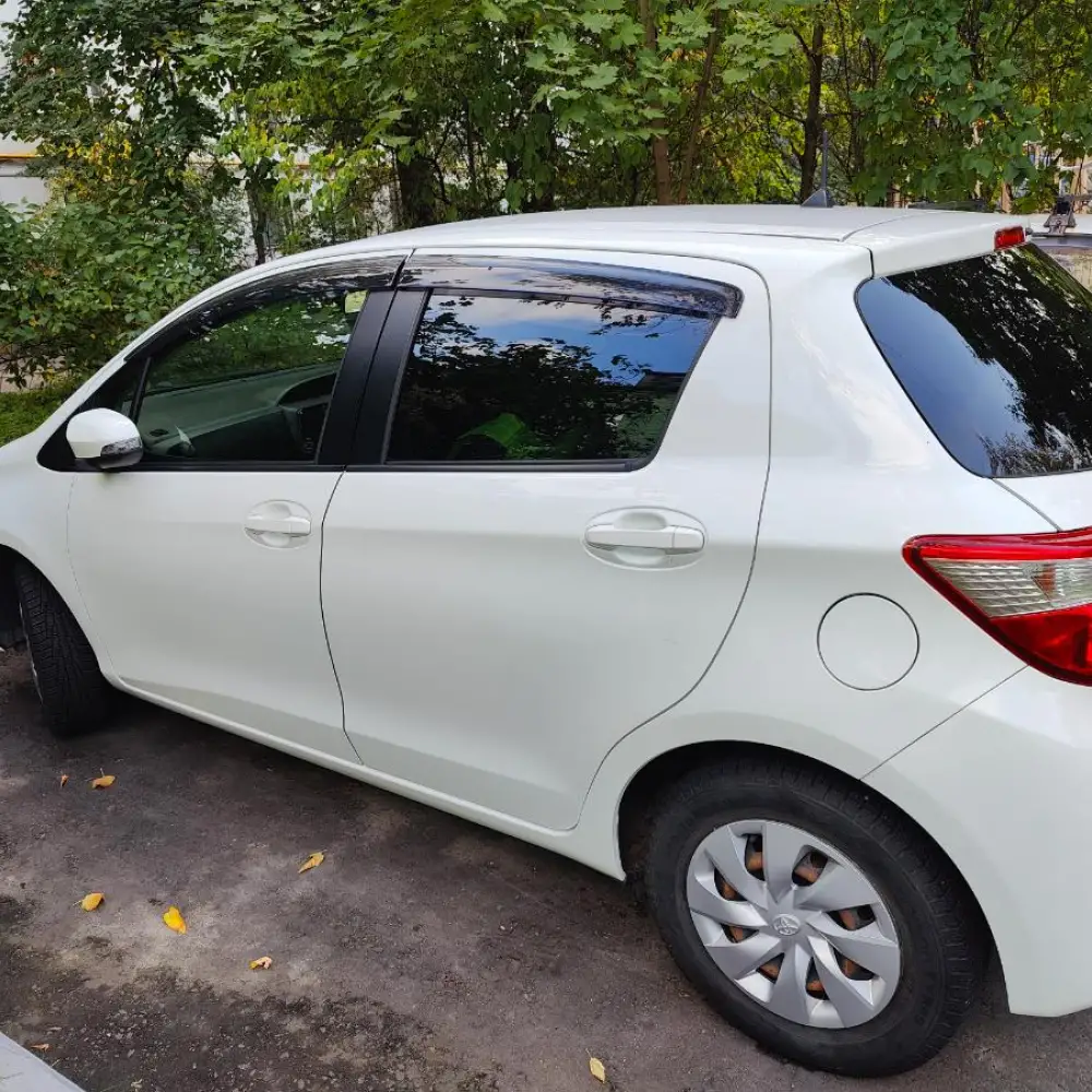 Toyota Vitz — фото 4 из 6