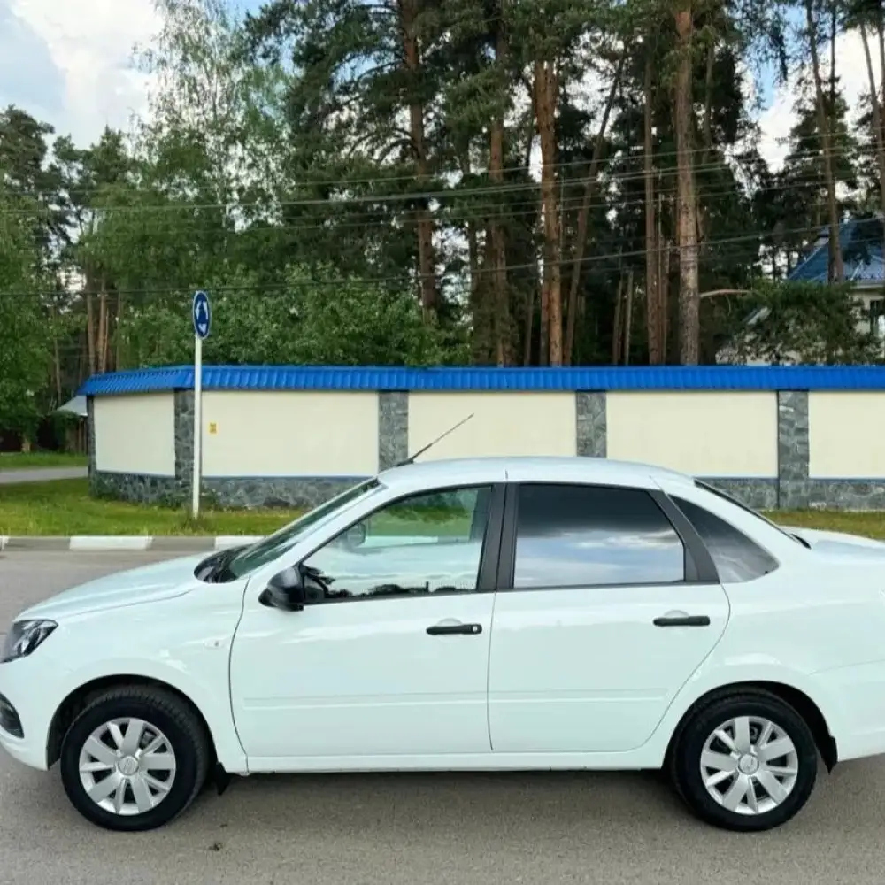 Lada Granta — фото 3 из 6