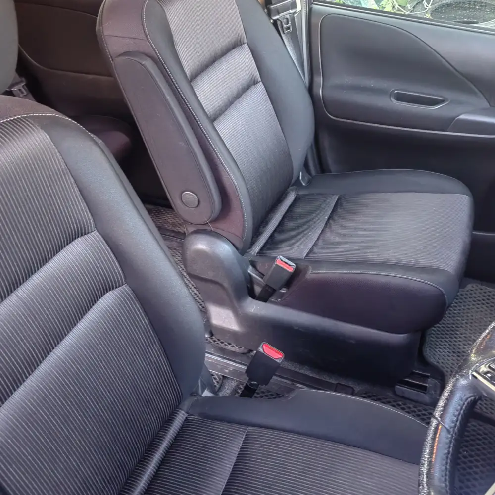 Nissan Serena — фото 4 из 6