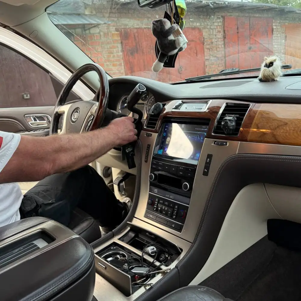 Cadillac Escalade — фото 2 из 6