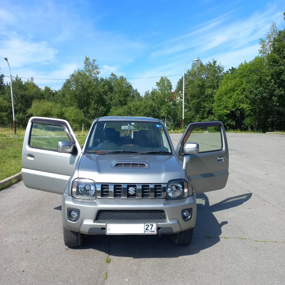 Suzuki Jimny — фото 2 из 6