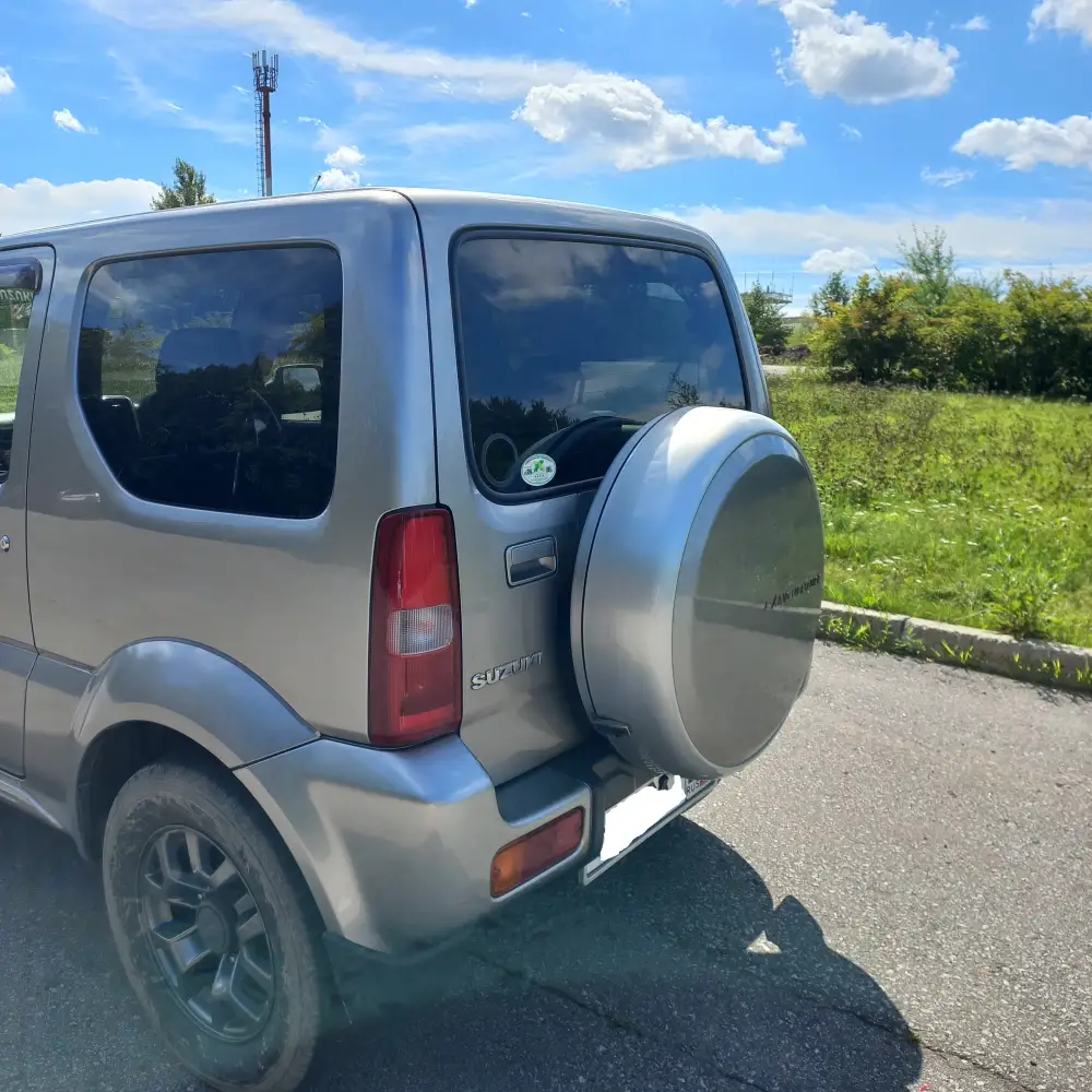 Suzuki Jimny — фото 4 из 6