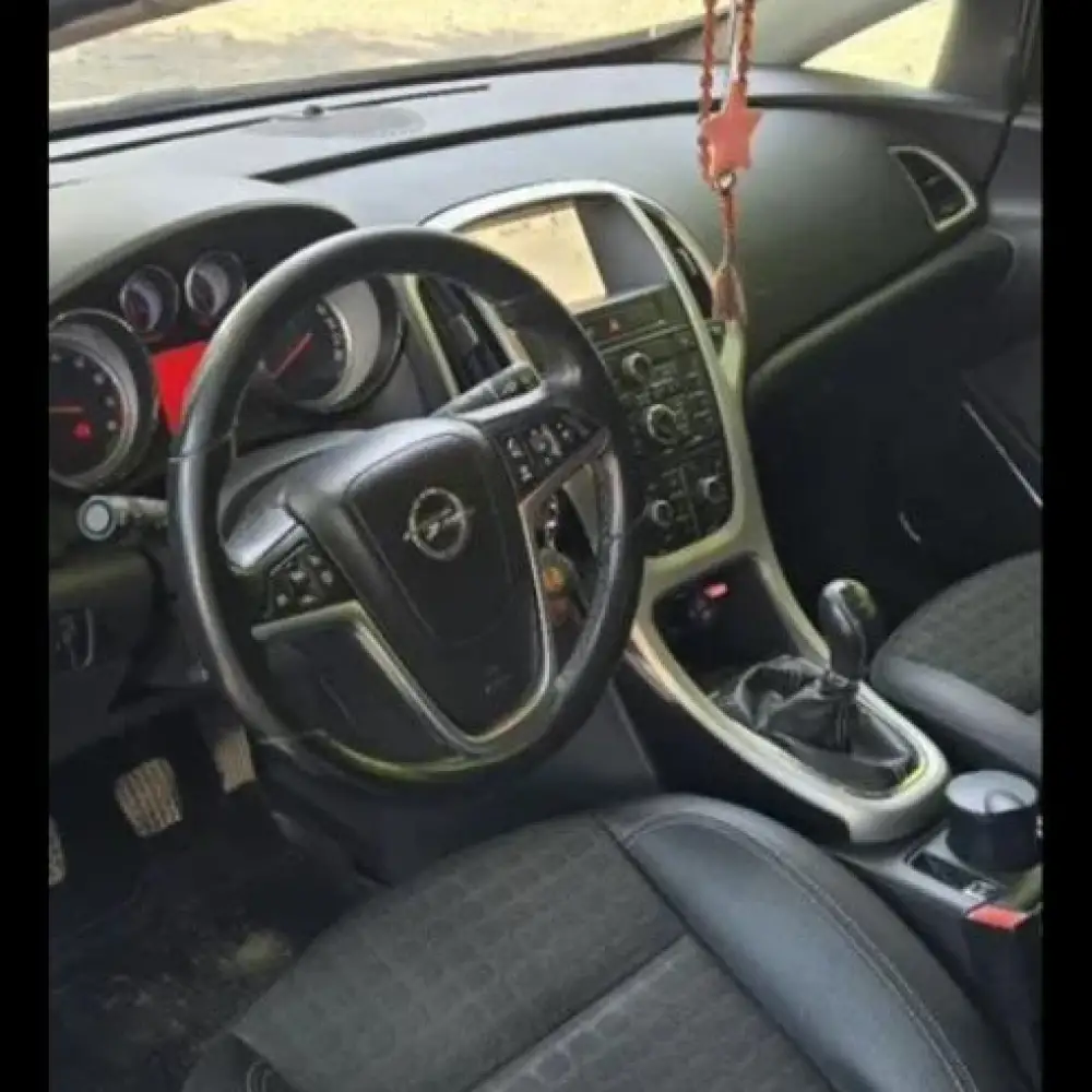 Opel Astra — фото 4 из 5