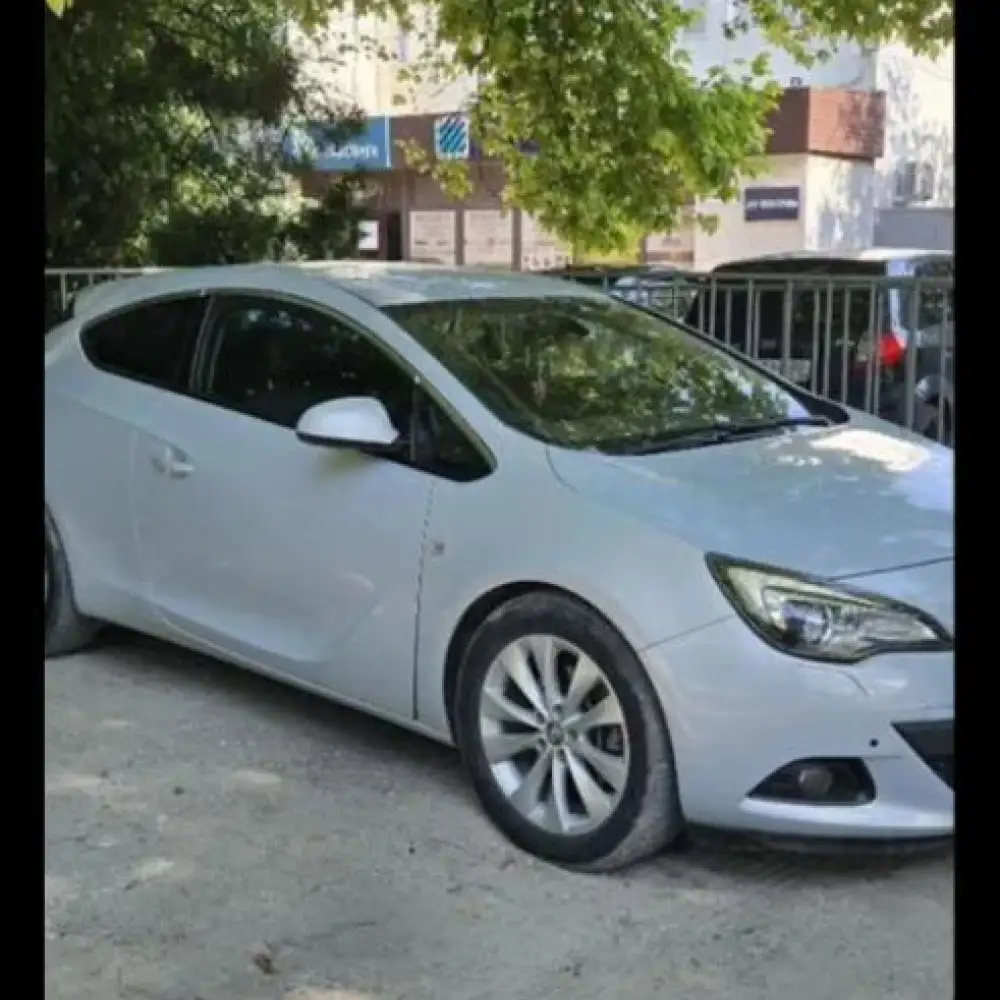 Opel Astra — фото 5 из 5