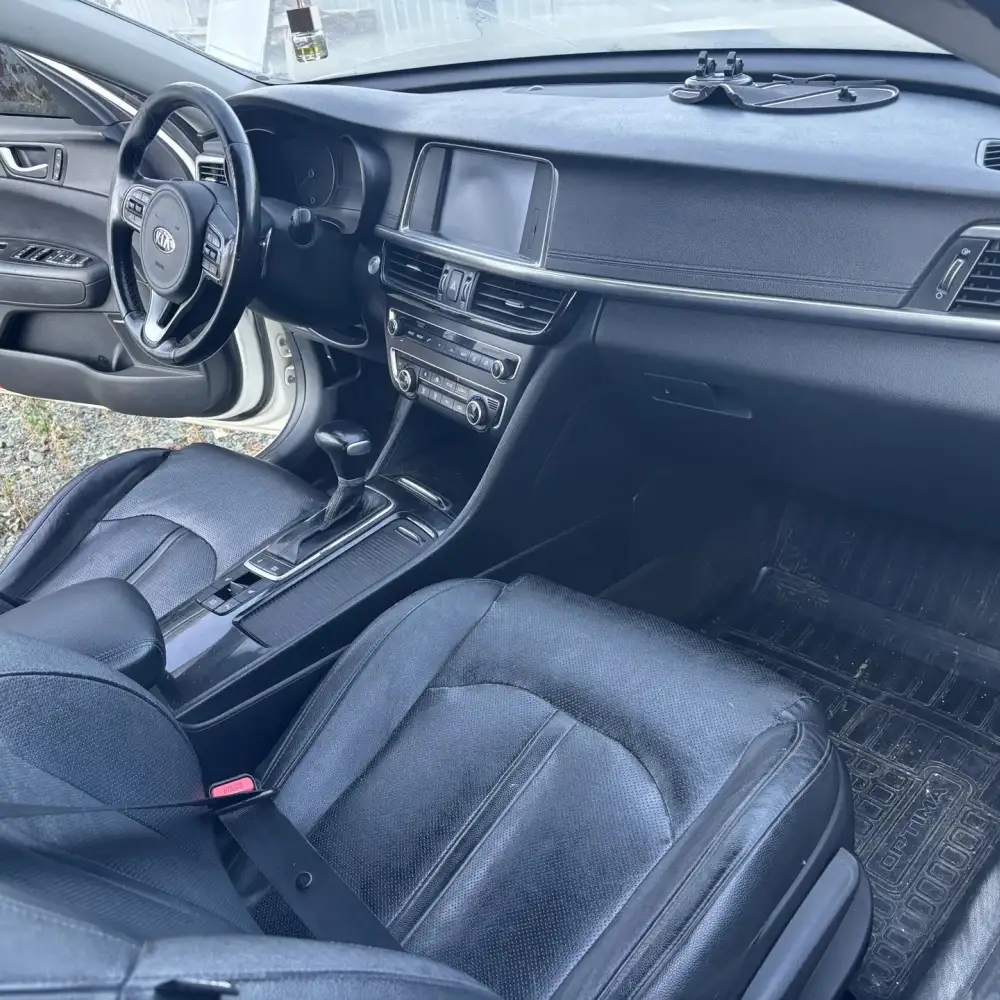 Kia Optima — фото 1 из 2