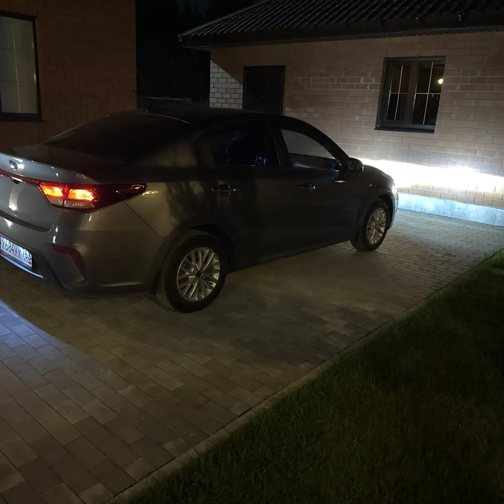 Kia Rio — фото 5 из 6