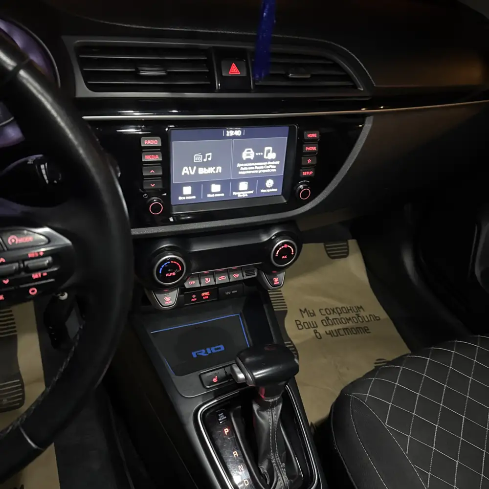 Kia Rio — фото 6 из 6