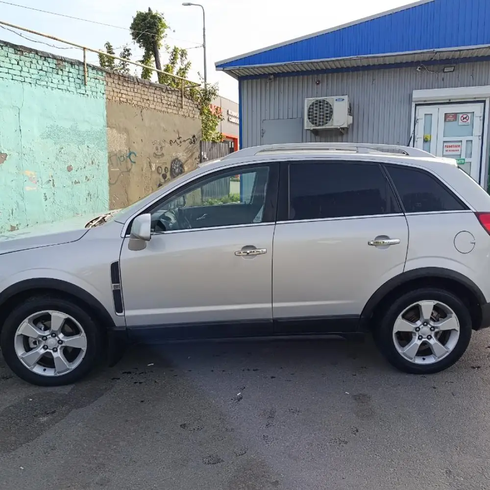 Opel Antara — фото 1 из 6
