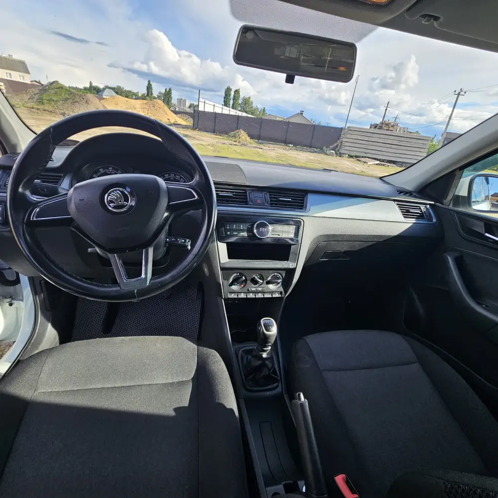 Skoda Rapid — фото 2 из 6