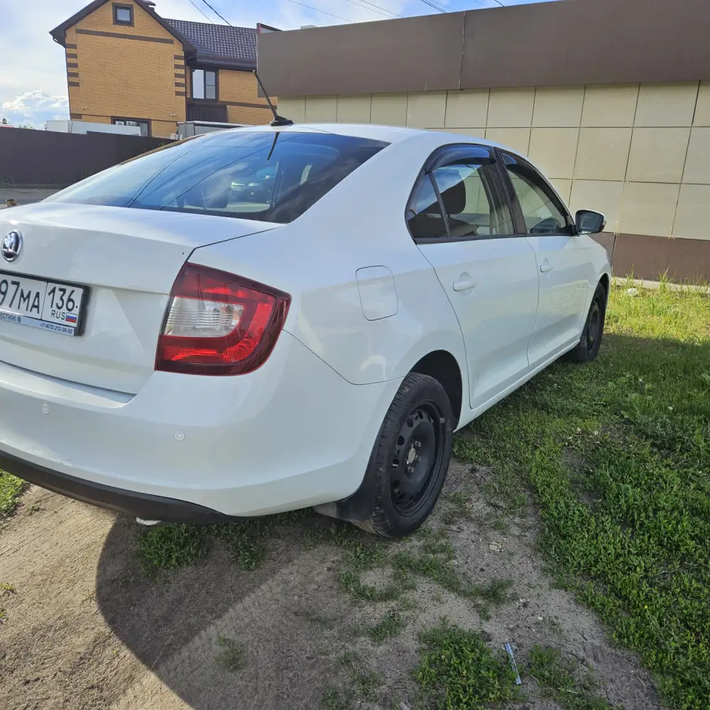 Skoda Rapid — фото 6 из 6