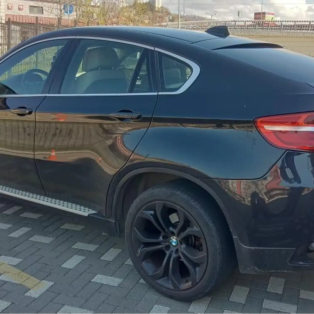 BMW X6 — фото 6 из 6