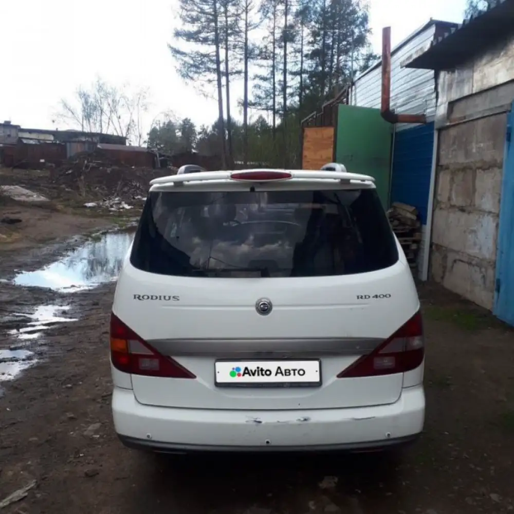 SsangYong Rodius — фото 5 из 6