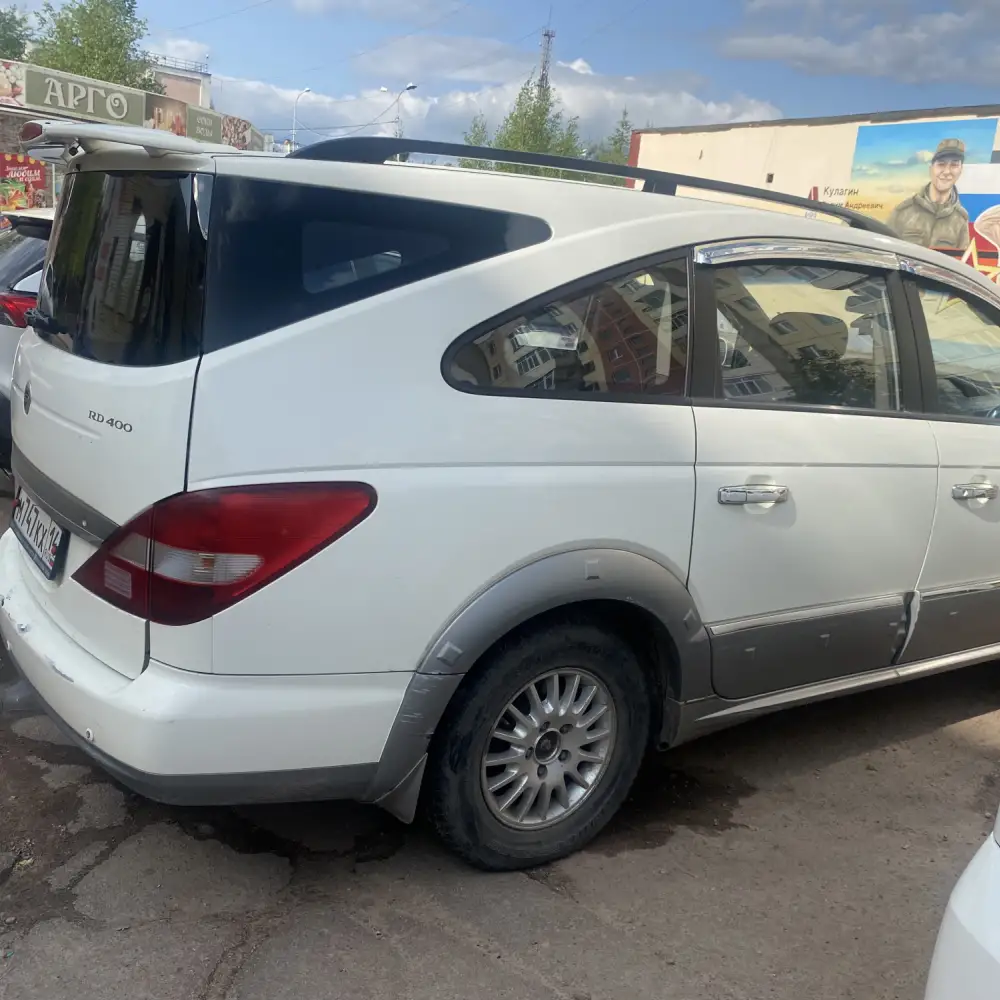 SsangYong Rodius — фото 6 из 6