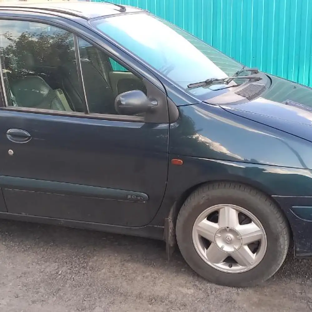 Renault Scenic — фото 1 из 4