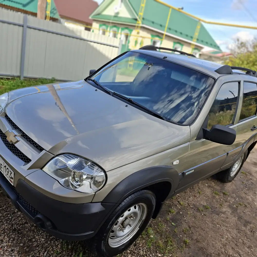 Chevrolet Niva — фото 5 из 6