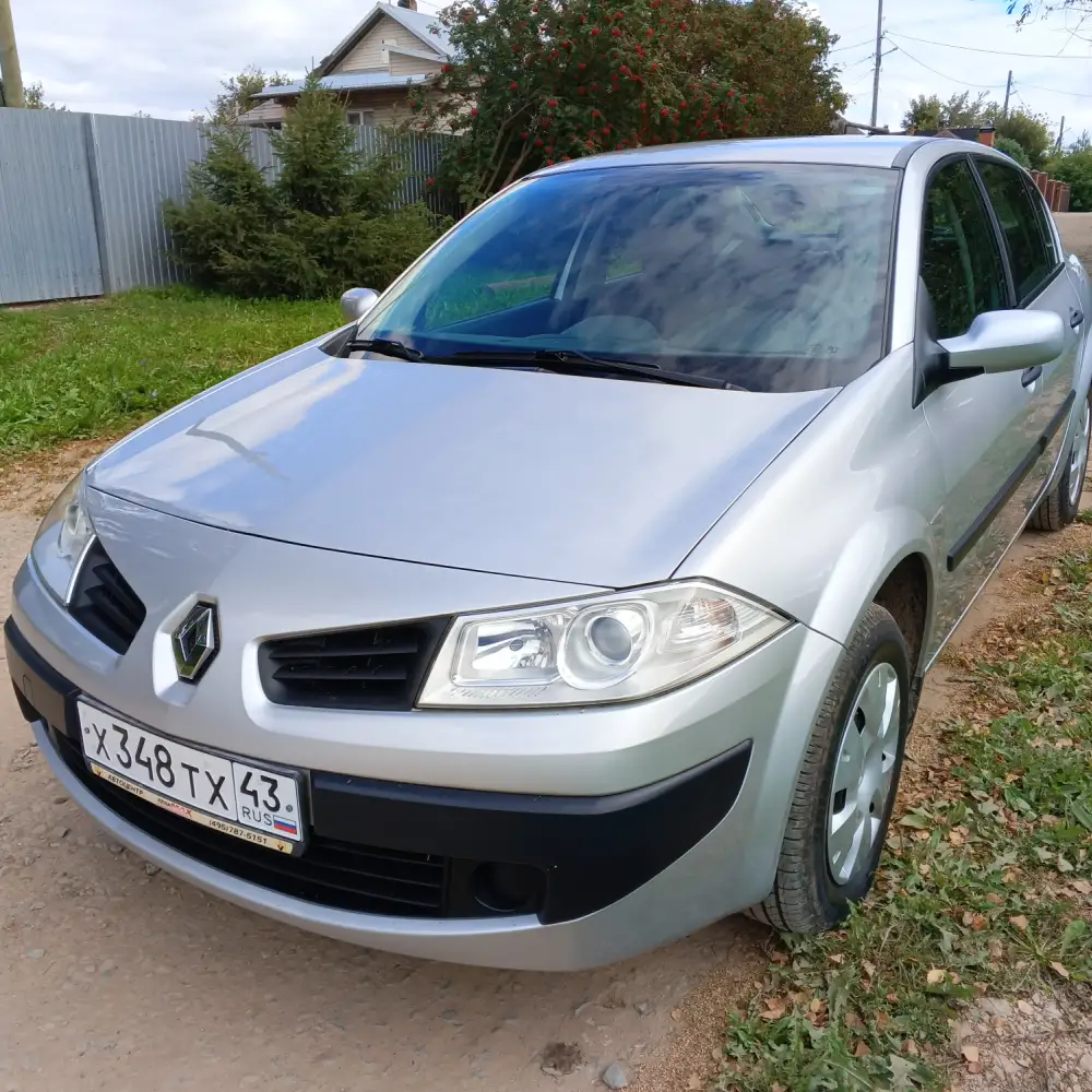 Renault Megane — фото 1 из 6