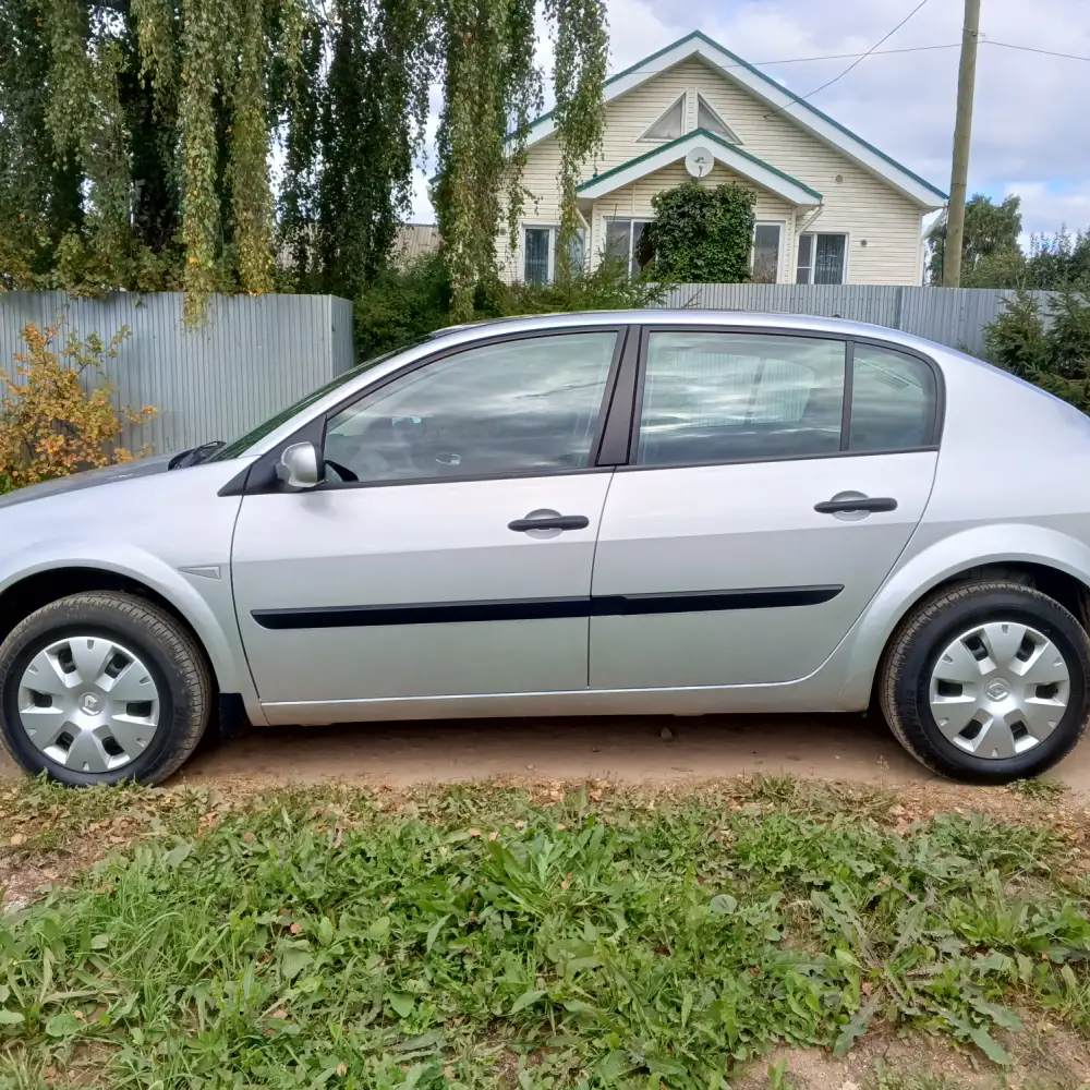 Renault Megane — фото 2 из 6