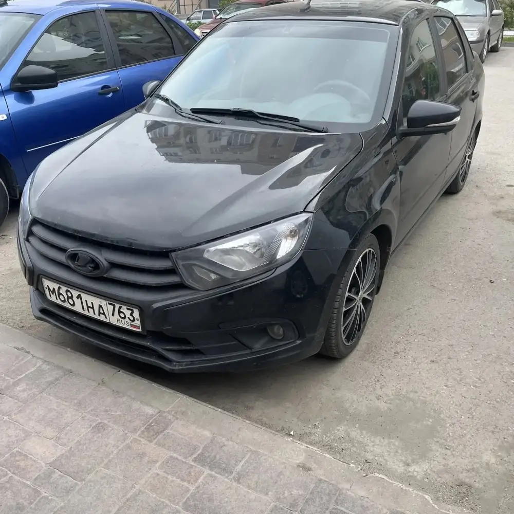Lada Granta — фото 1 из 6