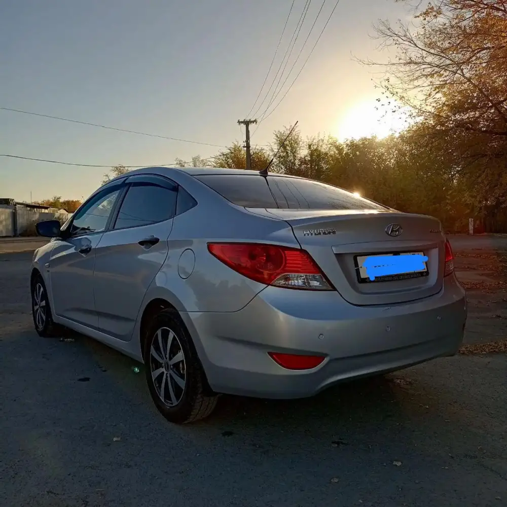 Hyundai Solaris — фото 2 из 6