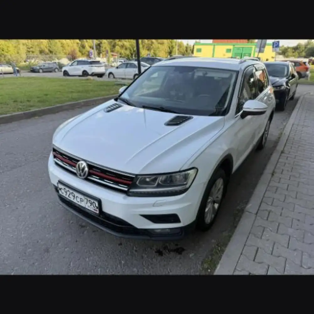 Volkswagen Tiguan — фото 2 из 6