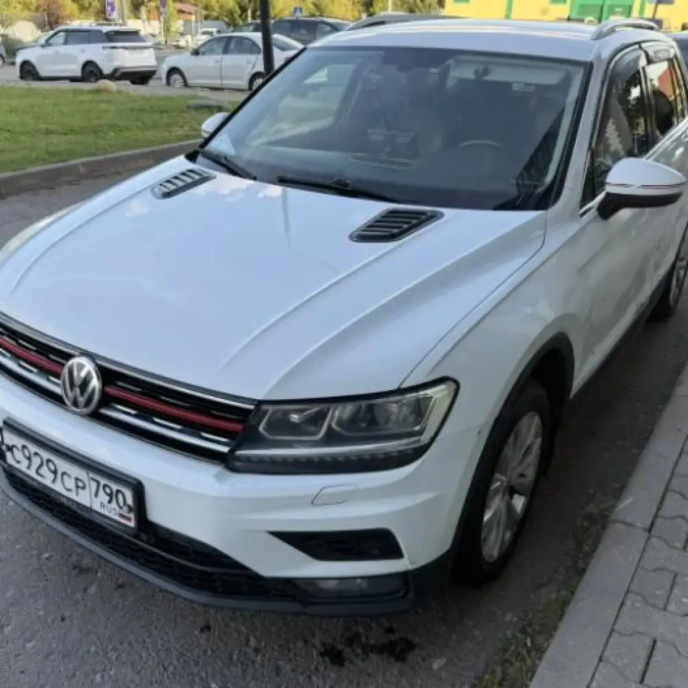 Volkswagen Tiguan — фото 4 из 6