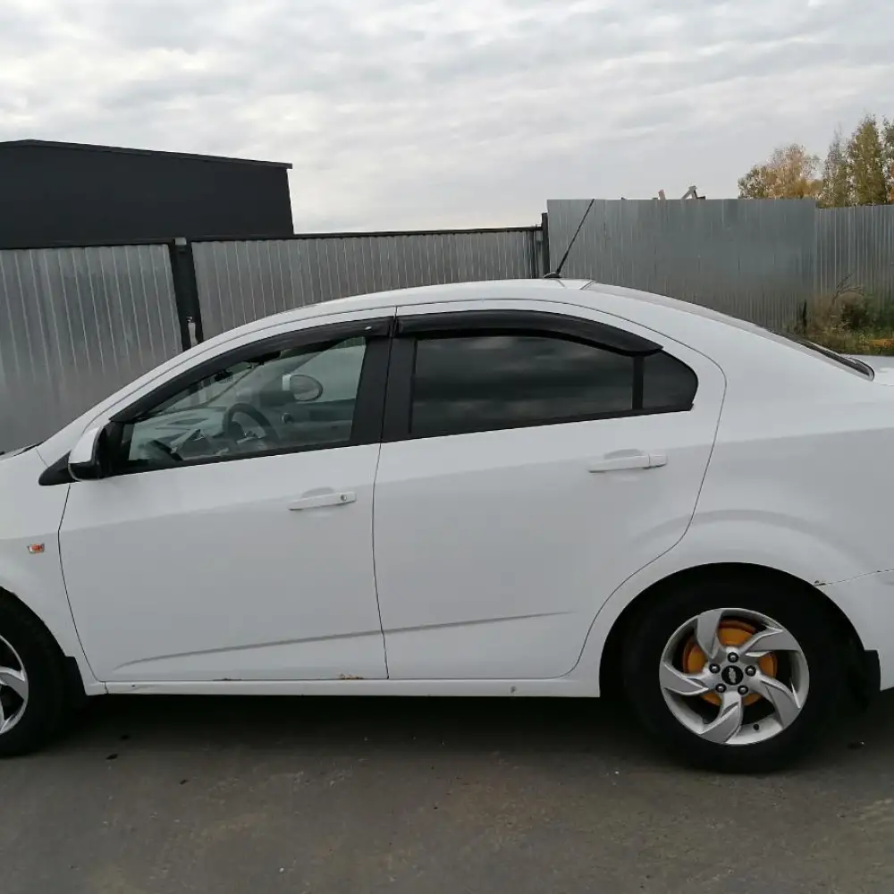 Chevrolet Aveo — фото 1 из 6