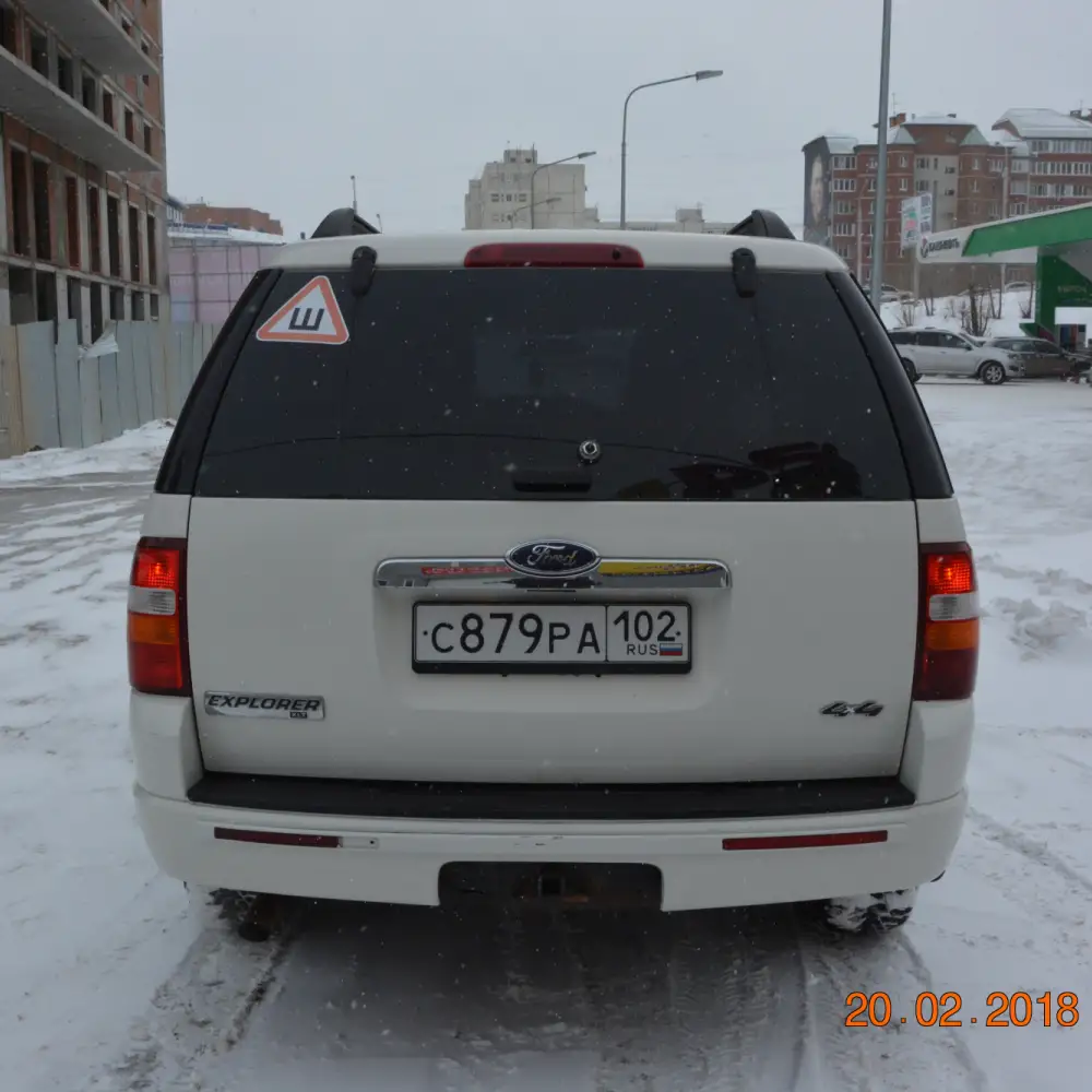 Ford Explorer — фото 4 из 6