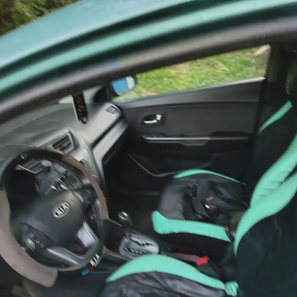 Kia Rio — фото 4 из 6