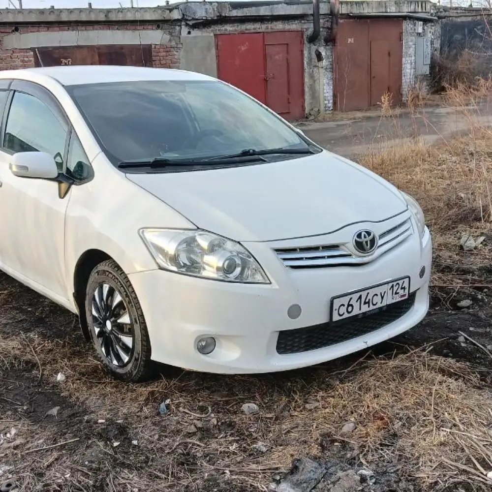 Toyota Auris — фото 2 из 6