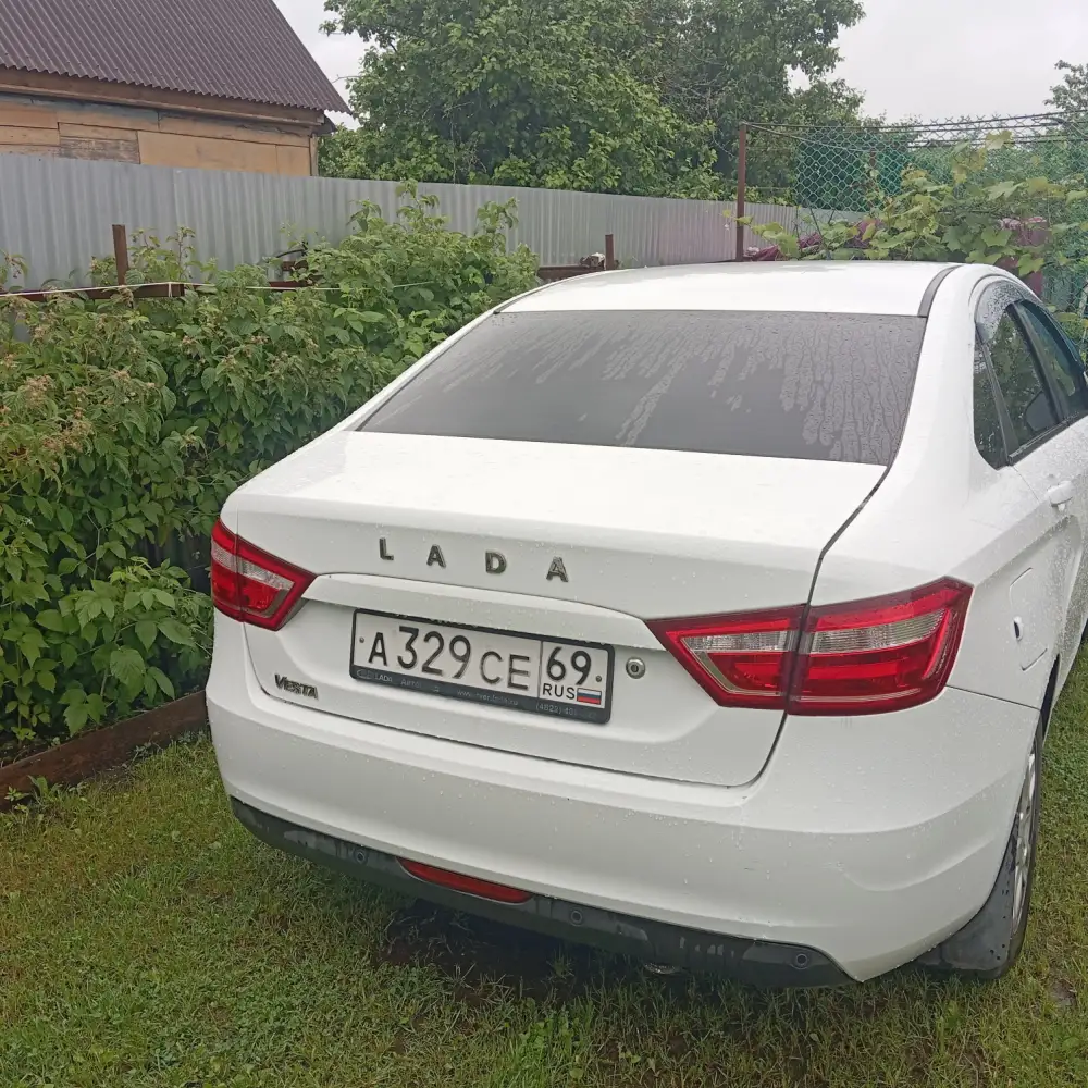 Lada Vesta — фото 6 из 6