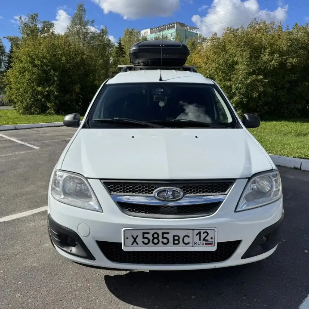 Lada Largus — фото 1 из 6